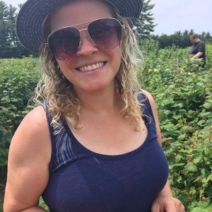Meet your Posher, Emily